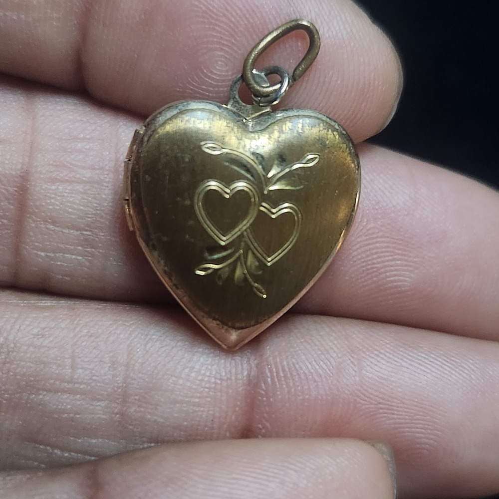 Vintage Gold Tone Etched Double Heart Locket Pendant Charm